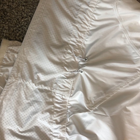 Lululemon Rain/Wind Jacket - Picture 6 of 7